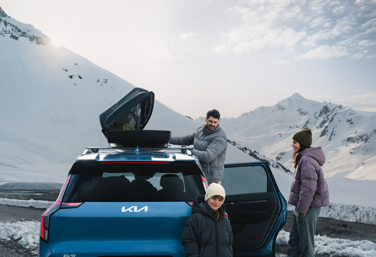 AW24_Campaign_-_View_Point_Roof_Box