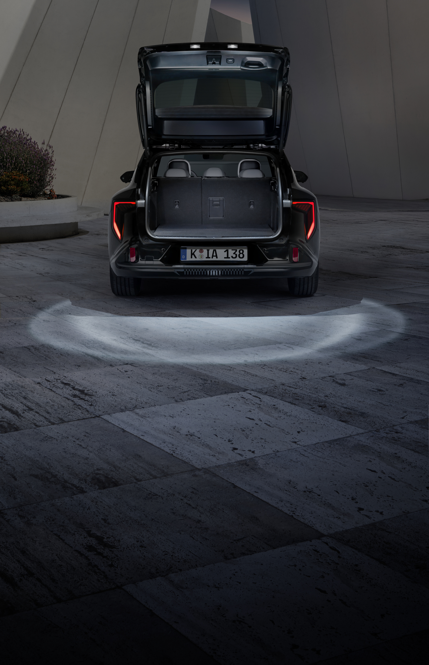 66652ADE00_IM_LED_trunk_and_tailgate_lights_01_rgb_72